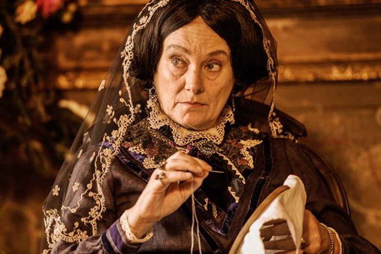 Encarnação alerta Afrânio sobre a gravidez de Leonor