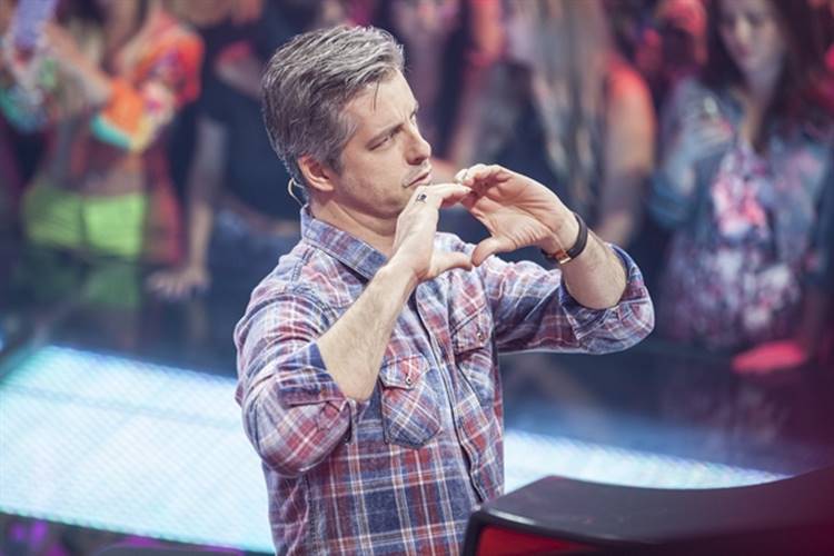 Cantor Victor, da dupla com Leo, está noivo e planeja segundo casamento