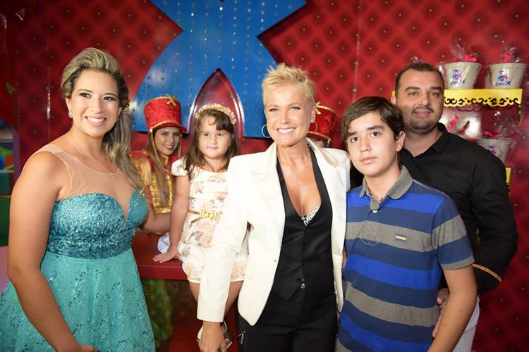 Xuxa inaugura mais uma unidade da Casa X