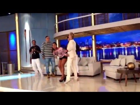 Xuxa dança novo hit da Banda Vingadora – Veja!