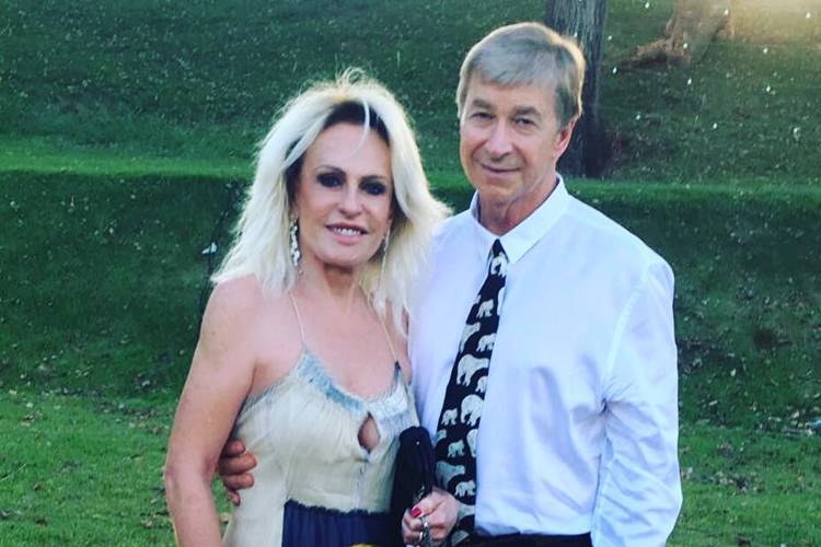 Ana Maria Braga posta foto ao lado do namorado norte americano