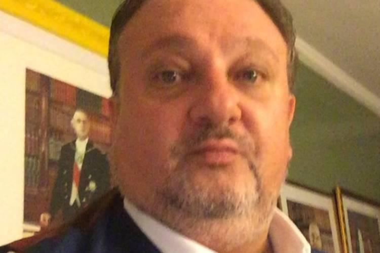 Jurado do MasterChef, Erick Jacquin quebra dedo do pé