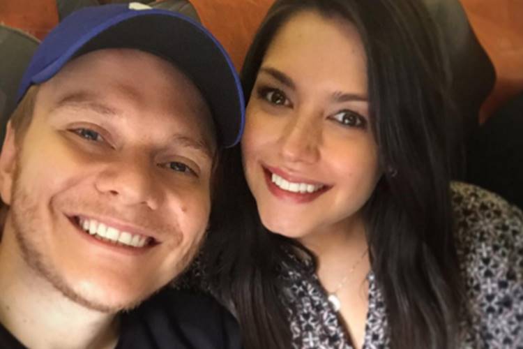 Michel Teló se emociona com homenagem da mulher, Thais Fersoza, no Legendários