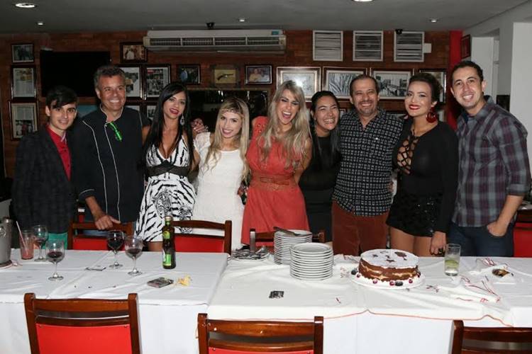 Famosos prestigiaram pocket show em São Paulo