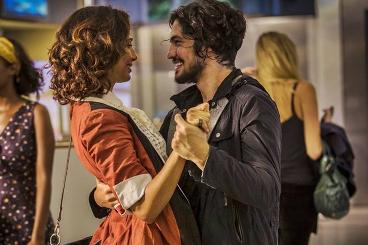 Miguel chega ao Brasil e Tereza o confunde com Santo