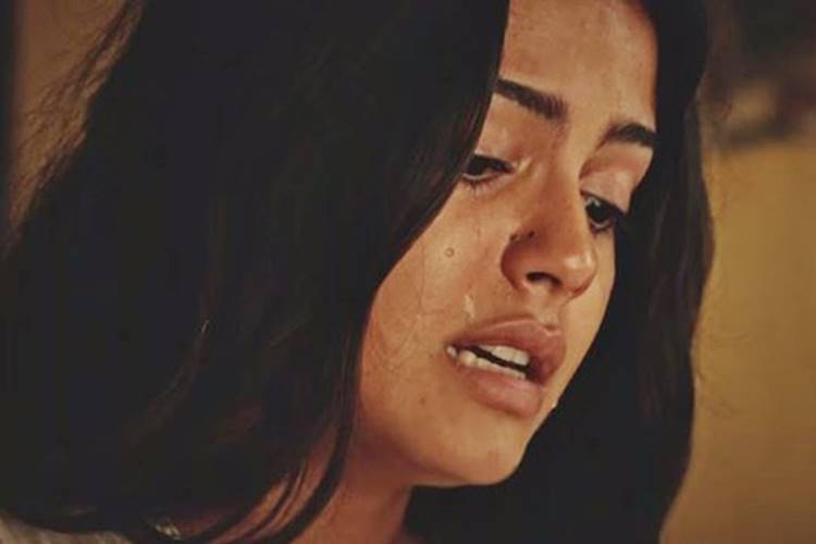 Depois de flagrar beijo de Santo e Luzia, Tereza desiste do amado