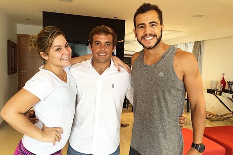 Cacau e Matheus com o nutricionista Reprodução/Instagram