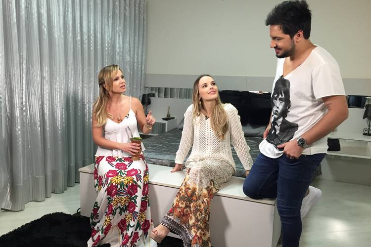Eliana mostra a intimidade da dupla Thaeme & Thiago
