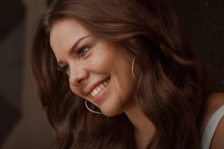 Fernanda Souza comanda programa no Multishow