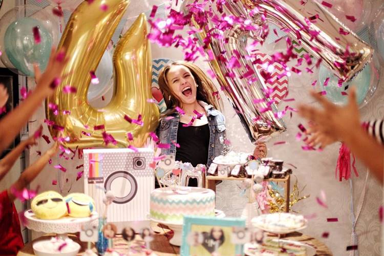 Larissa Manoela comemora 4 milhões de seguidores no Instagram