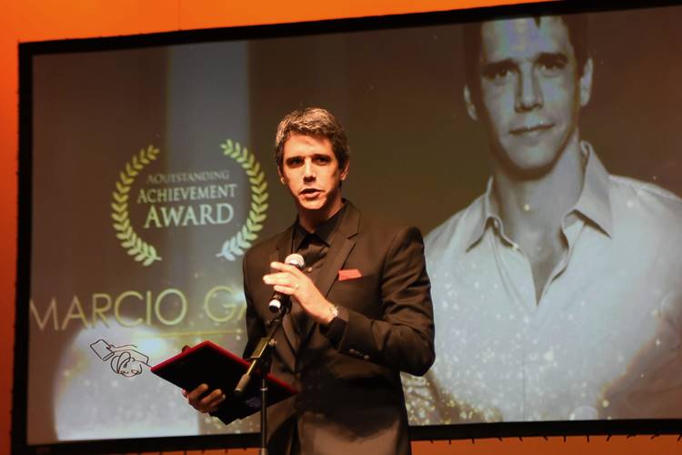Nicette Bruno, Márcio Garcia e Guilherme Arantes são homenageados em premiação