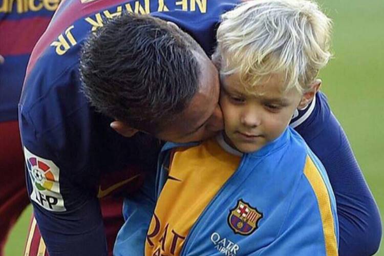 Filho de Neymar, David Lucca conquista internautas com fotos fofas e divertidas