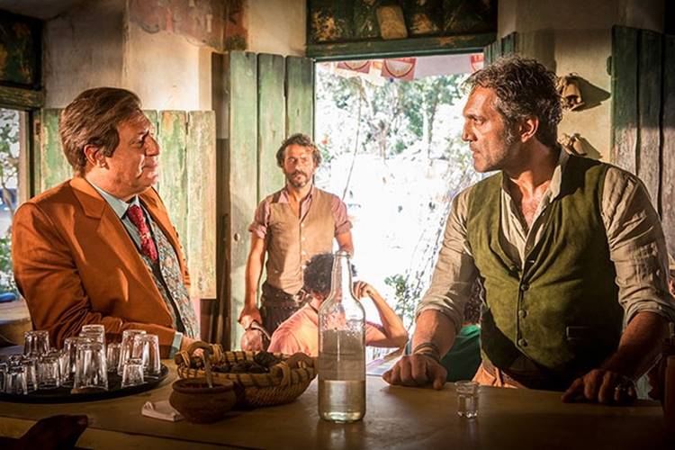 Santo confronta Afrânio