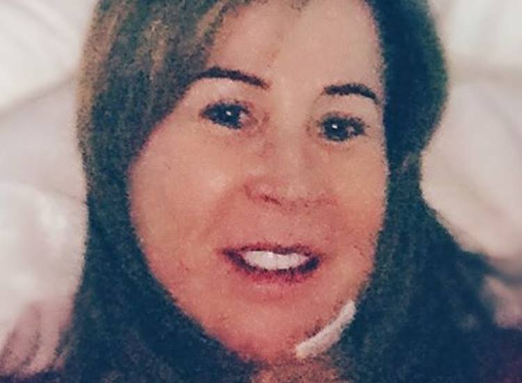 Zilu posta foto com curativo no queixo