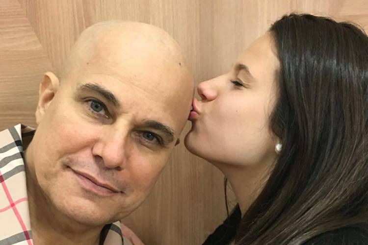 Claudia Raia posta foto da filha com Edson Celulari