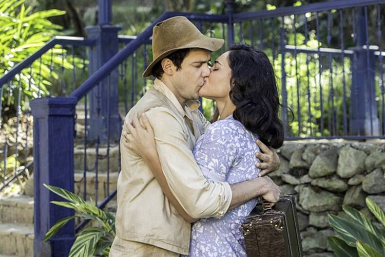 Eta Mundo Bom - Candinho e Filo se beijam Felipe Monteiro/Gshow/Reprodução