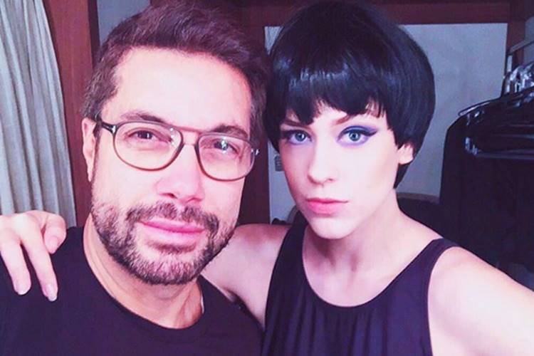 Sophia Abrahão aparece com os cabelos escuros em foto