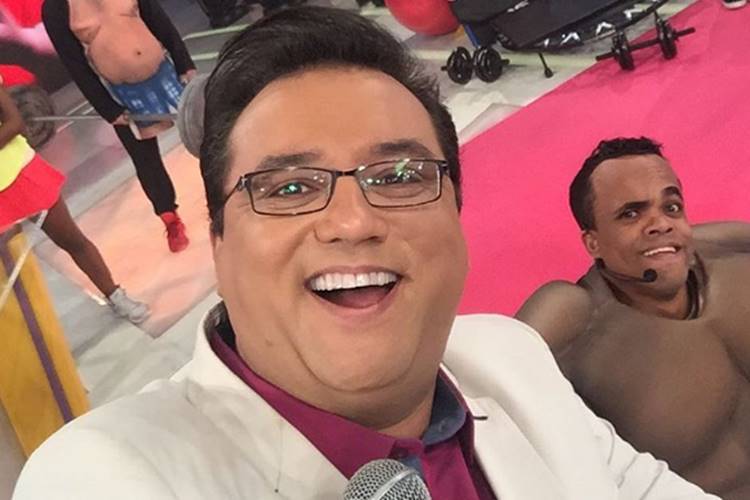 Geraldo Luís mostra atriz que está processando Renato Aragão