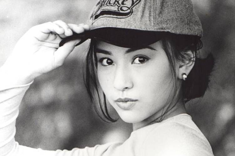 Sabrina Sato volta no tempo com foto da adolescência e fãs elogiam