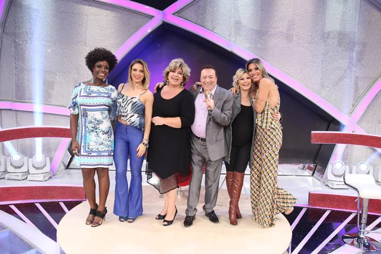 ‘Ser demitida não é bom nunca’, revela Silvia Poppovic no programa Raul Gil