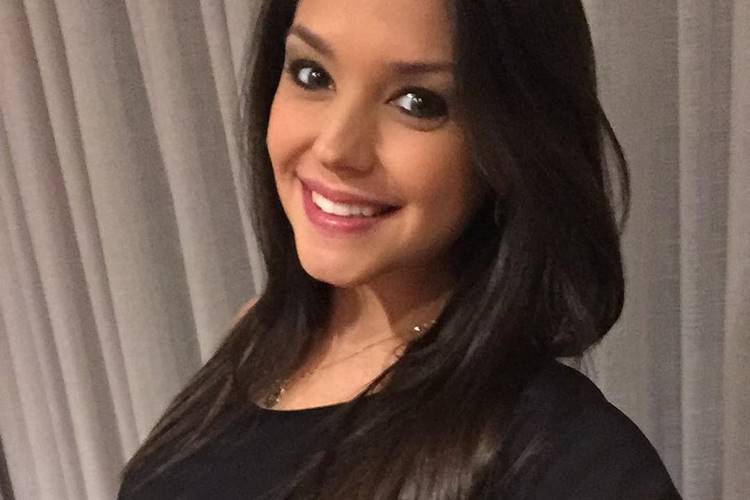 Thais Fersoza exibe barrigão nas redes sociais