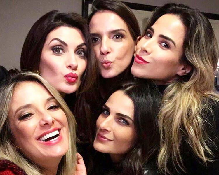Famosas vão em aniversário da esposa de Faustão