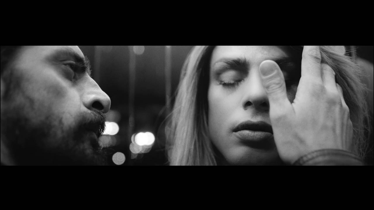 Cauã Reymond estrela clipe de Barbara Ohana como transexual