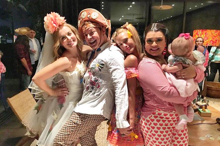 Angelica - David Brazil - Carolina Dieckmann - Preta Gil com a neta Reprodução/Instagram