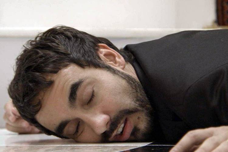 Haja Coração - Leozinho desmaia TV Globo/Reprodução