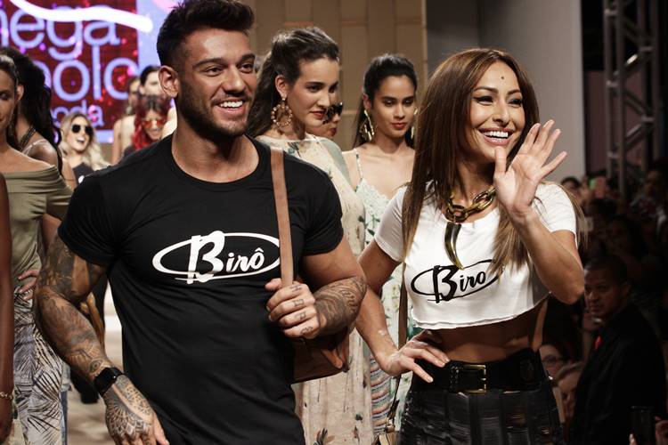 Sabrina Sato e Lucas Lucco encerram a 21ª edição do Mega Fashion Week