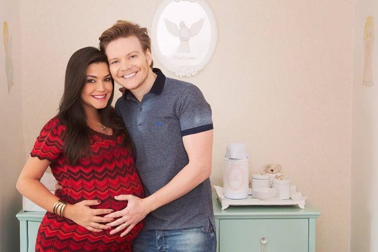 Thais Fersoza e Michel Teló mostram o quarto da filha Melinda