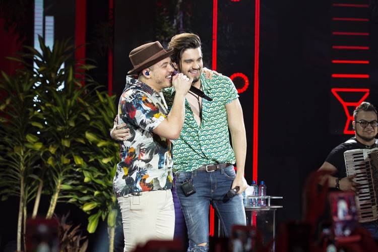 Wesley Safadão grava novo DVD em Fortaleza com participação de famosos