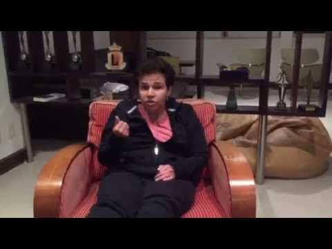 Claudia Rodrigues é assaltada em Curitiba e fratura o pé