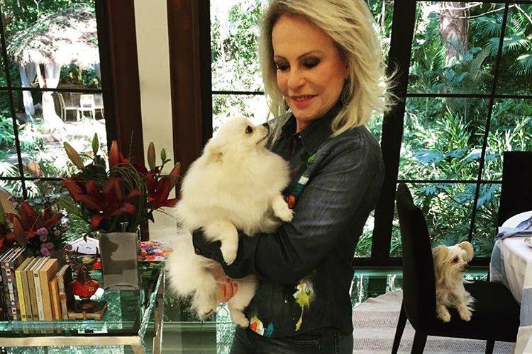 Ana Maria Braga revela que não conseguiu parar de fumar depois do câncer no pulmão