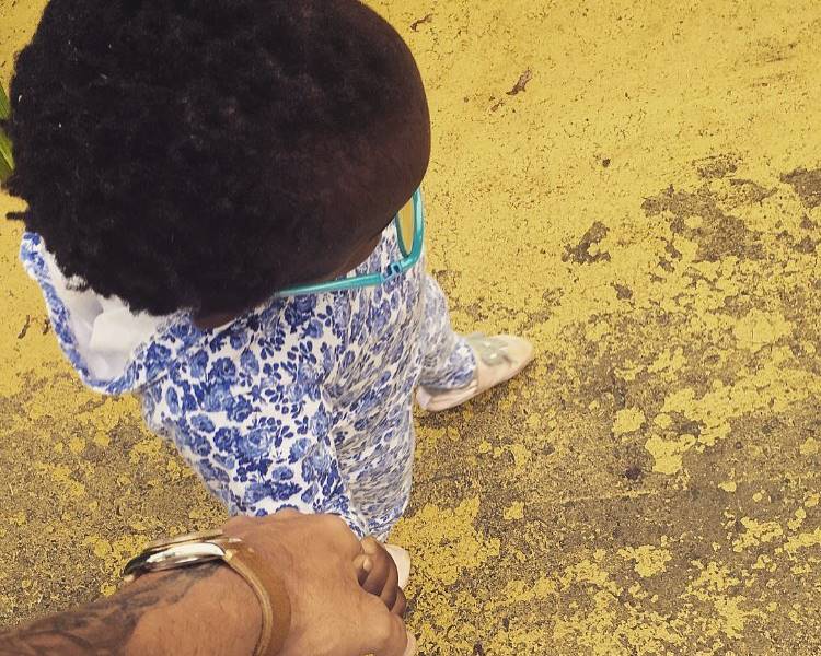 Em seu primeiro Dia dos Pais, Bruno Gagliasso compartilha foto com a filha