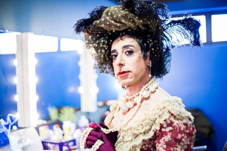 Escrava Mae - Vestido de Carlota Joaquina, Toze engana Loreto Edu Moraes/Rede Record