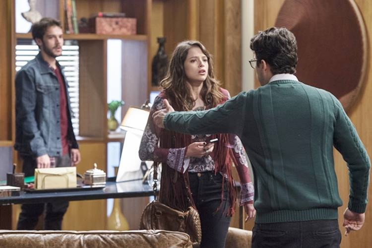 Haja Coração - Camila flagra Giovanni Globo/Estevam Avellar