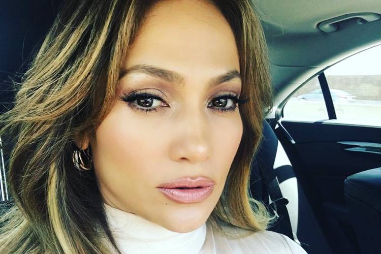 Jennifer Lopez termina namoro