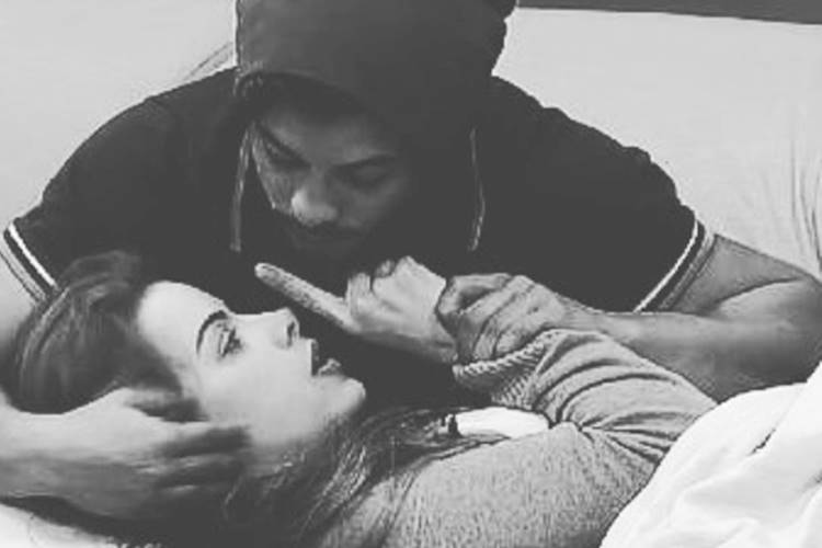 Douglas Sampaio rebate críticas após mentir sobre término do noivado com Rayanne Morais