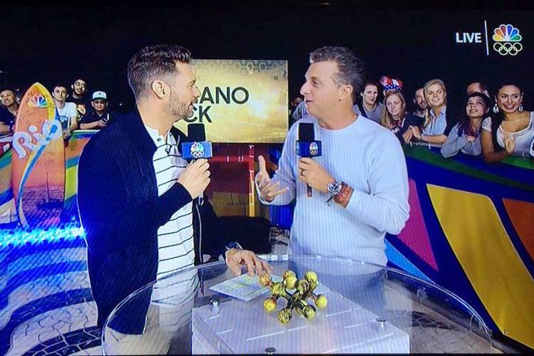 Luciano Huck grava para emissora americana