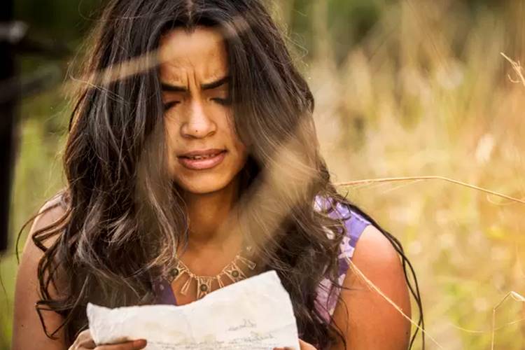 Velho Chico - Luzia rasga as cartas Inácio Moraes/Gshow/Reprodução