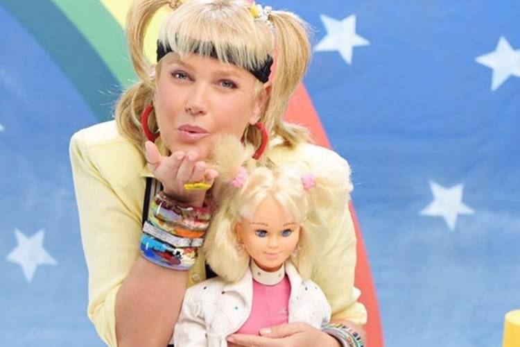 Xuxa aparece em vídeo de divulgação de série e bomba na web