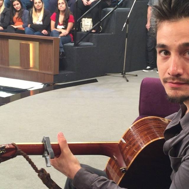 Tiago Iorc canta para Tatá Werneck e levanta rumores de namoro