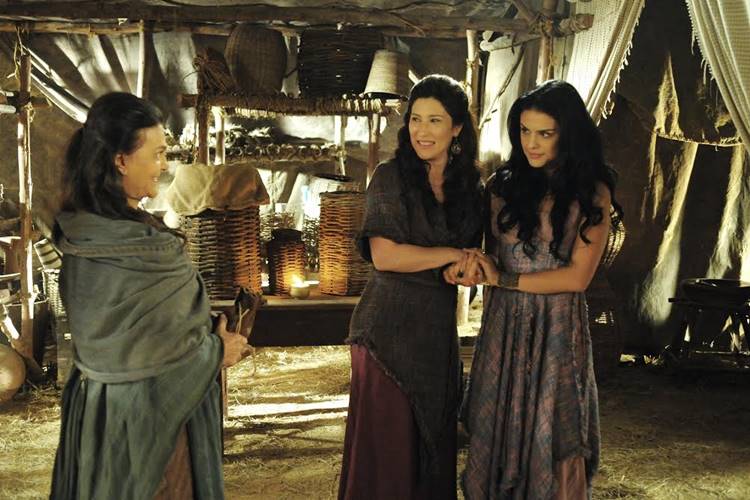 A Terra Prometida - Leia e Samara usam Adara para enganar Aruna Munir Chatack/ Record