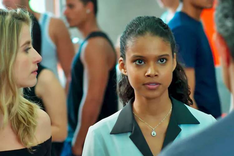 Ricardo humilha Joana