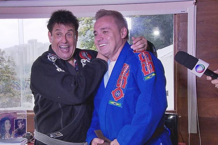 Gugu e Sérgio Mallandro lutam judô
