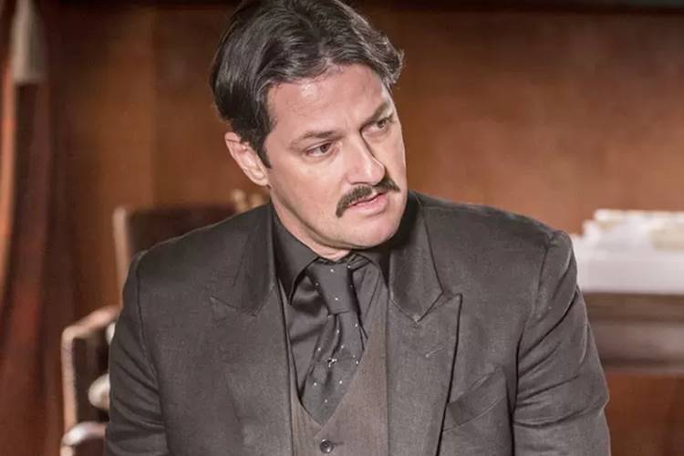 Velho Chico - Carlos enfrenta coronel Sarue Inácio Moraes/ Gshow/Reprodução