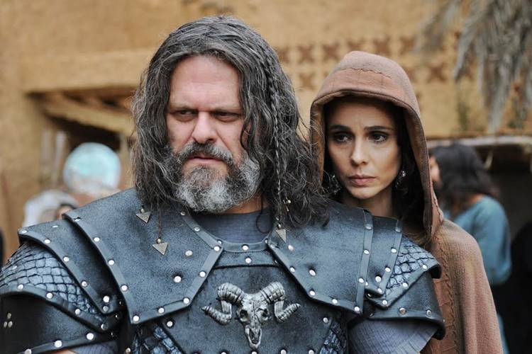A Terra Prometida - Tibar tenta fugir com Raabe Munir Chatack/Record