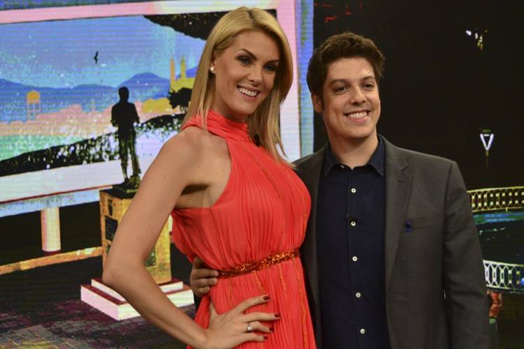 Ana Hickmann conversa com Porchat sobre o atentado que sofreu