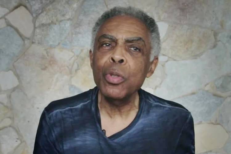 Gilberto Gil volta a ser internado